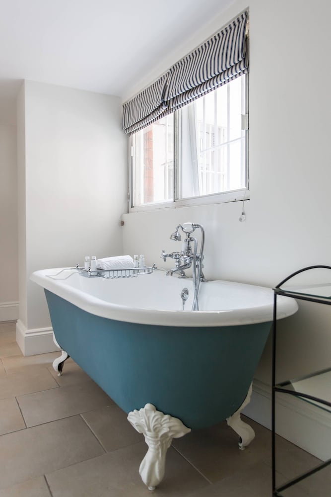 Sloane Gardens by Onefinestay