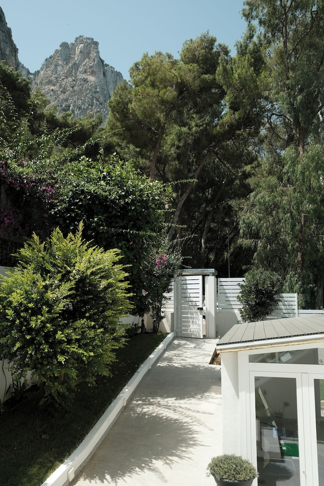 Addaura Marina Apartment by Wonderful Italy
