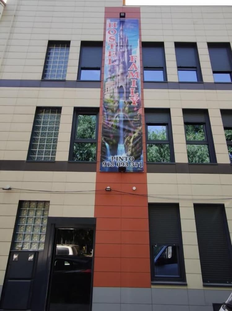 FAMILYHOSTEL