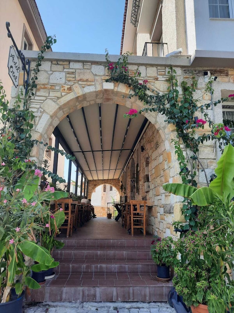 Adil Otel