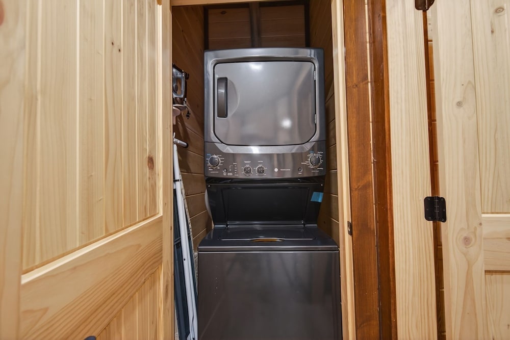 Ern802 - Bear Olympics 3 Bedroom Cabin