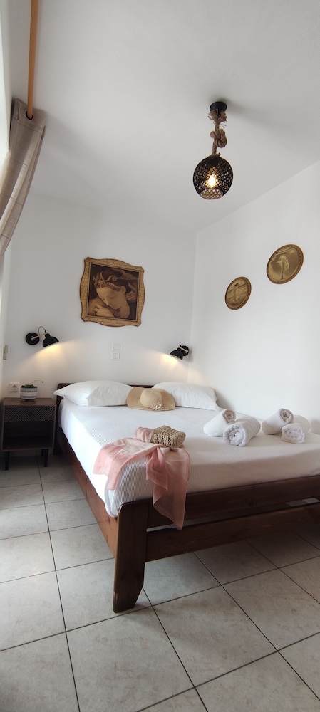 Kapetanos Rooms
