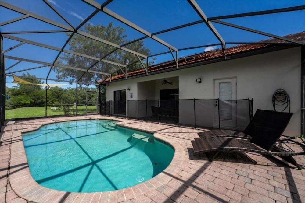 Modern 4br South Facing Pool Home Near Disney 4 Bedroom Villa