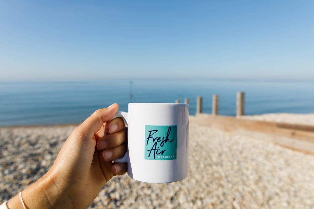 Chic 4-bed Coastal Retreat in Heart of Bosham