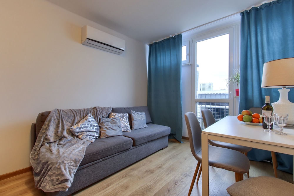UNIT Short Rent Apartment by Warsaw Metro Station