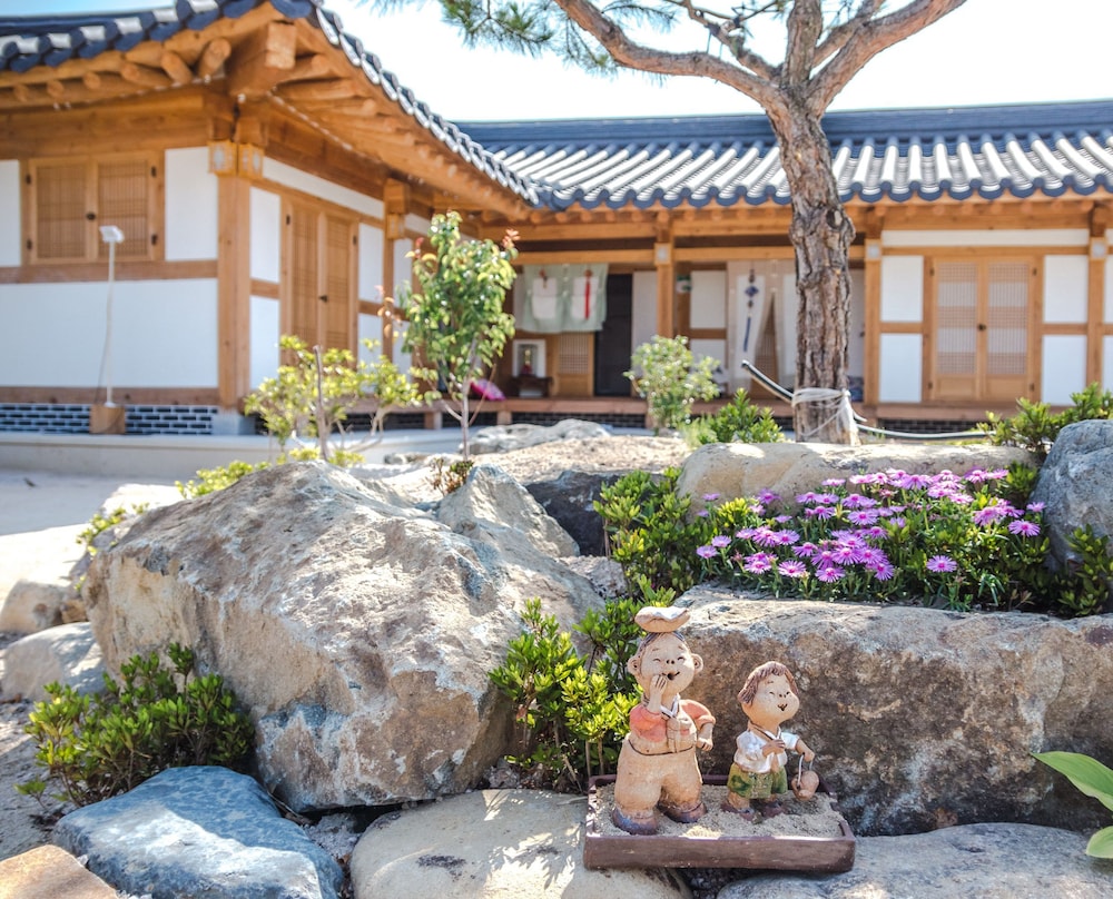 Gyeongju Hanok1st