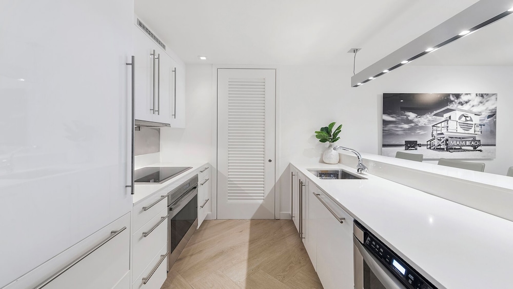 Luxury Vacation Rentals in South Beach by LRMB