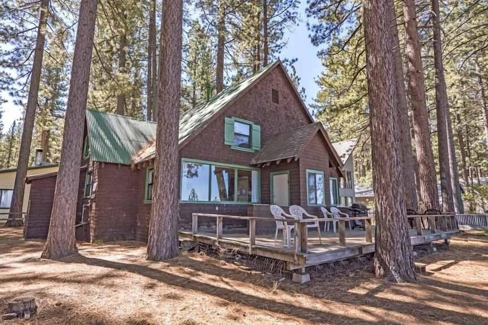 Lake Tahoe Vacations - 3195 Pasadena Avenue 6 Bedroom Home by RedAwning - Property Image 10