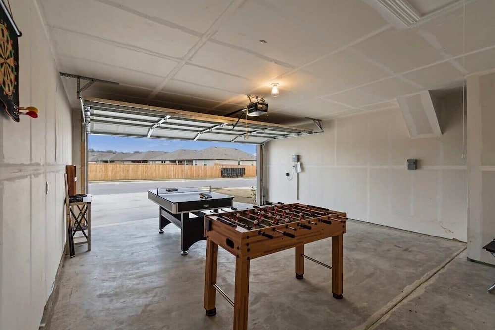 @ Marbella Lane - Amazing 4BR Lakeview Home