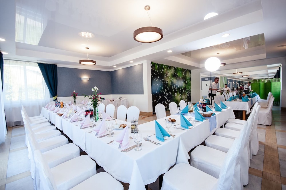 meeting & event spaces