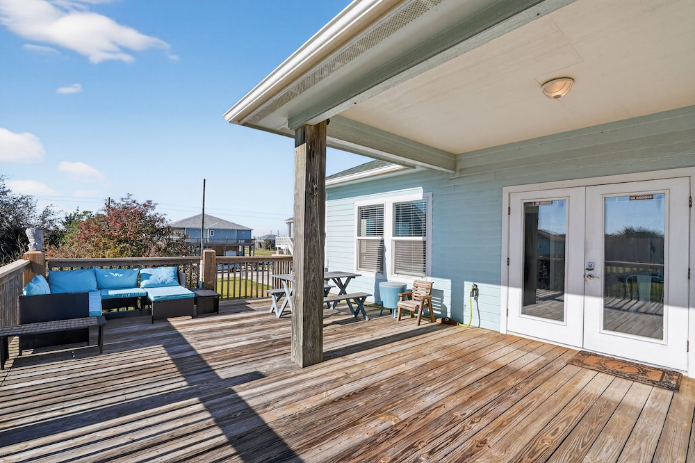 Boujee Beach Coastal Getaway With Hot Tub 2 Bedroom Home