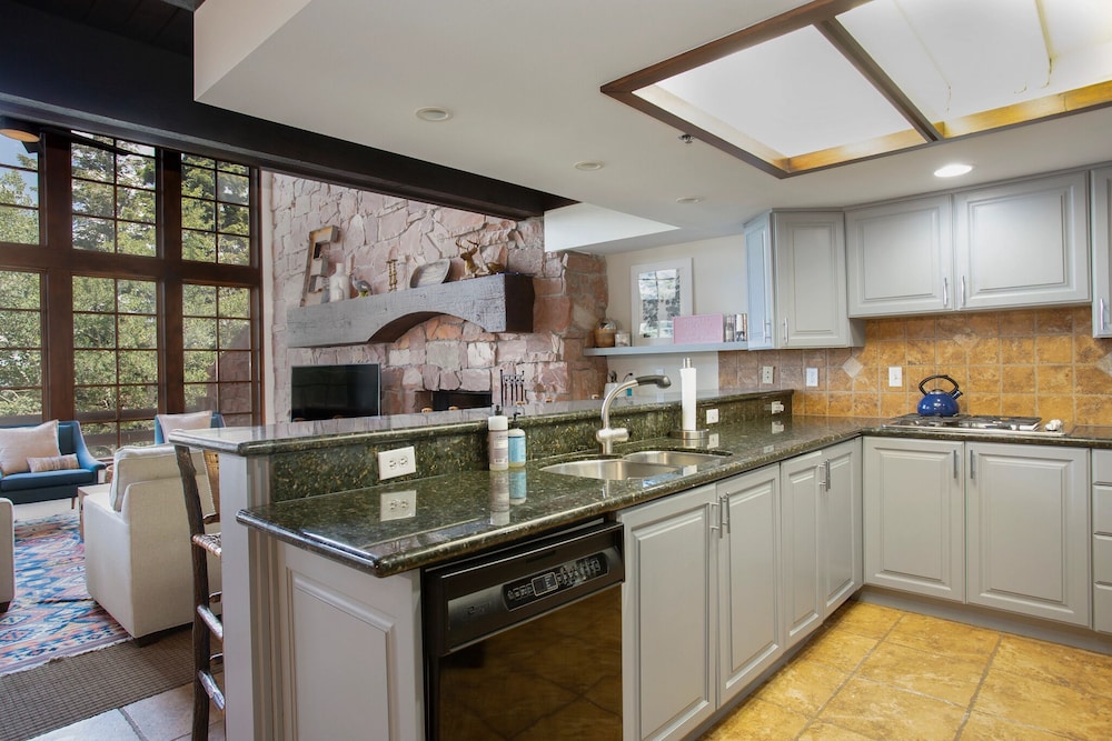 Stag Lodge at Deer Valley Resort - Three Bedroom Residence with Spa #9 3 Condo