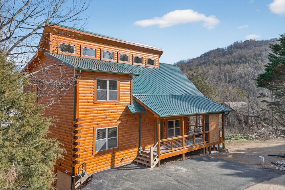 Ern802 - Bear Olympics 3 Bedroom Cabin