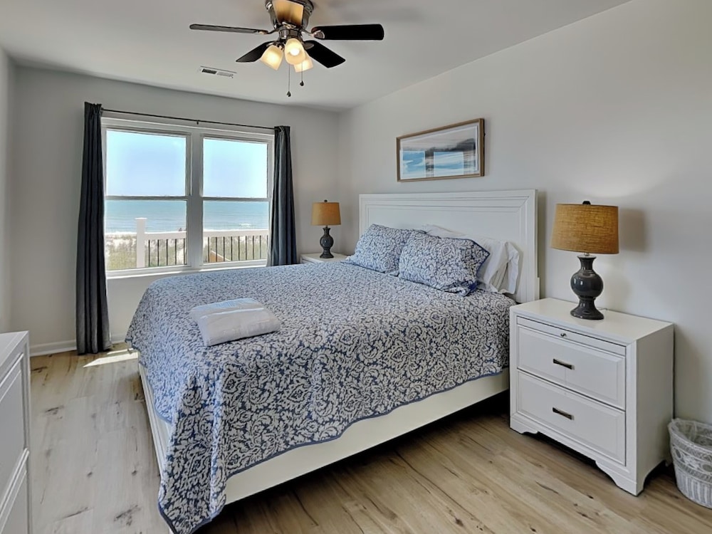 Seaside Serenity by Carolina Retreats