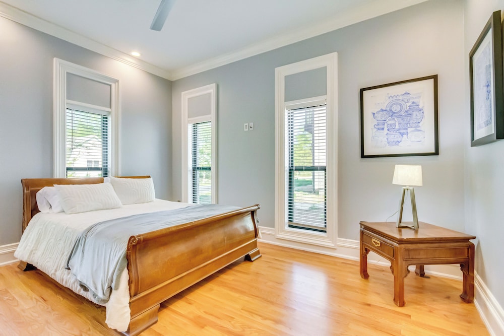 2 Mi to Little Rock River Market: Walkable Getaway