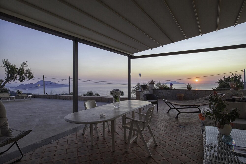 Villa Ferrara in Sant Agata sui Due Golfi view 3
