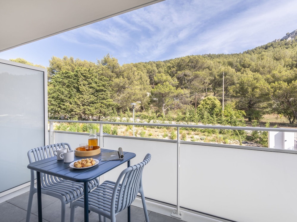 Nice Apartment With Shared Pool view 3