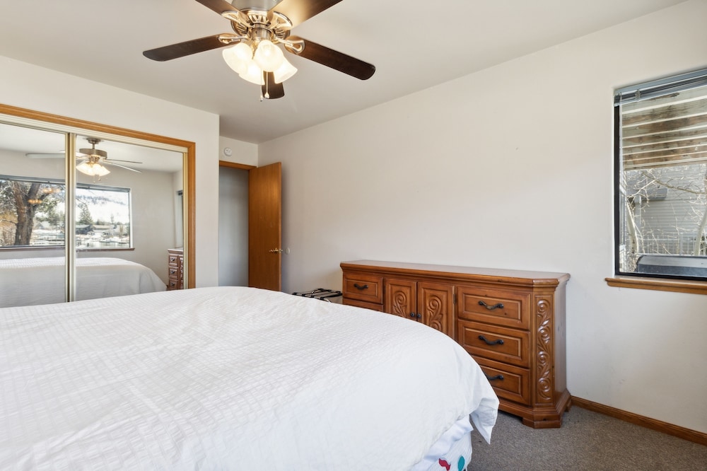 Tranquil Tahoe Retreat With Hot Tub 3 Bedroom Home by RedAwning