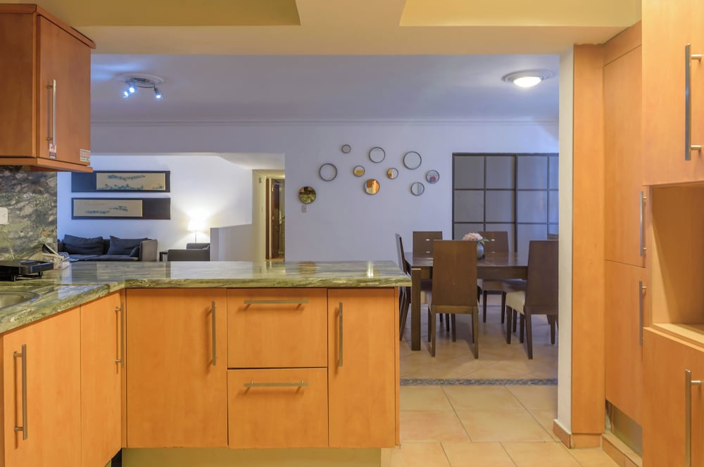 Apartment in Bella Vista Sleeps 10