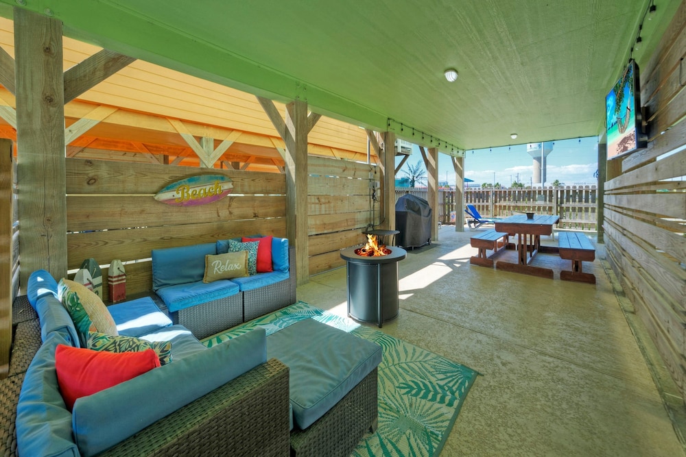 Laid Back Lime by Avantstay Near Beach w Pool Complimentary Pool Warmer