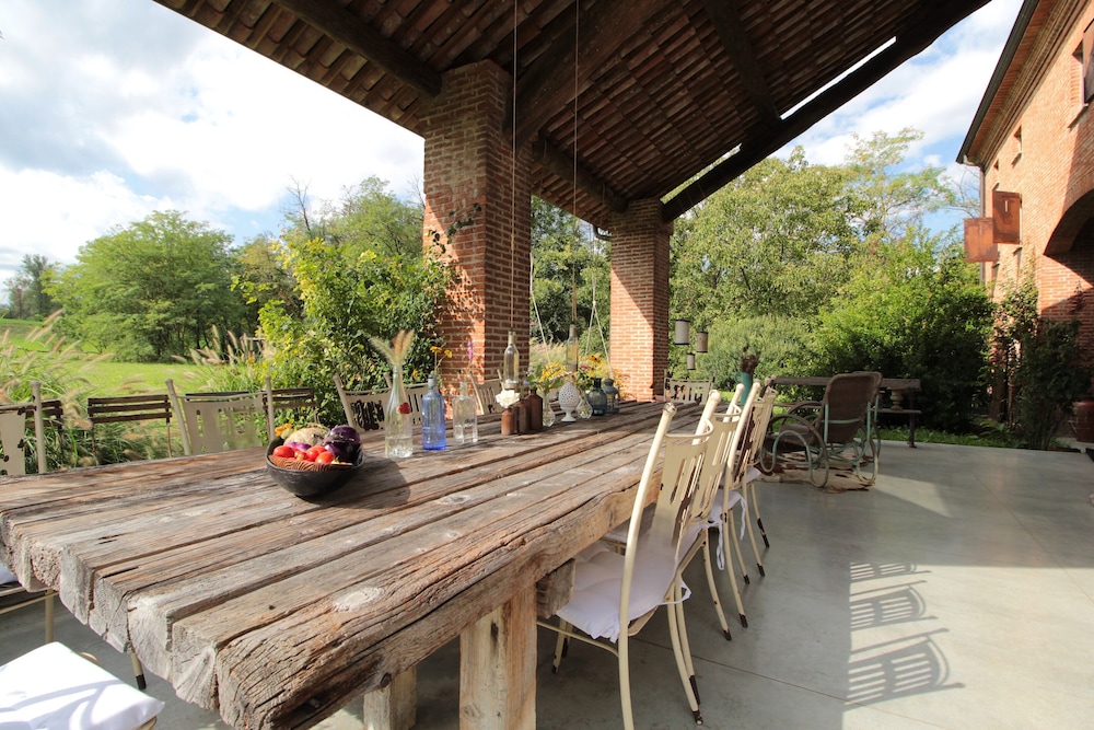 Villa Poggio Zucchino Pool and Wellness Piacenza