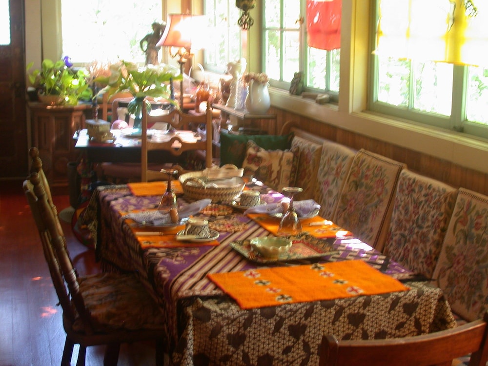 Hotel Hollyhock Country House - Image 1