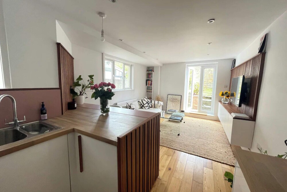 Bright & Beautifully Decorated 1BD Flat - Brixton