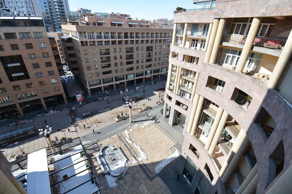 North Ave. Apartments by Luxe Group HH55