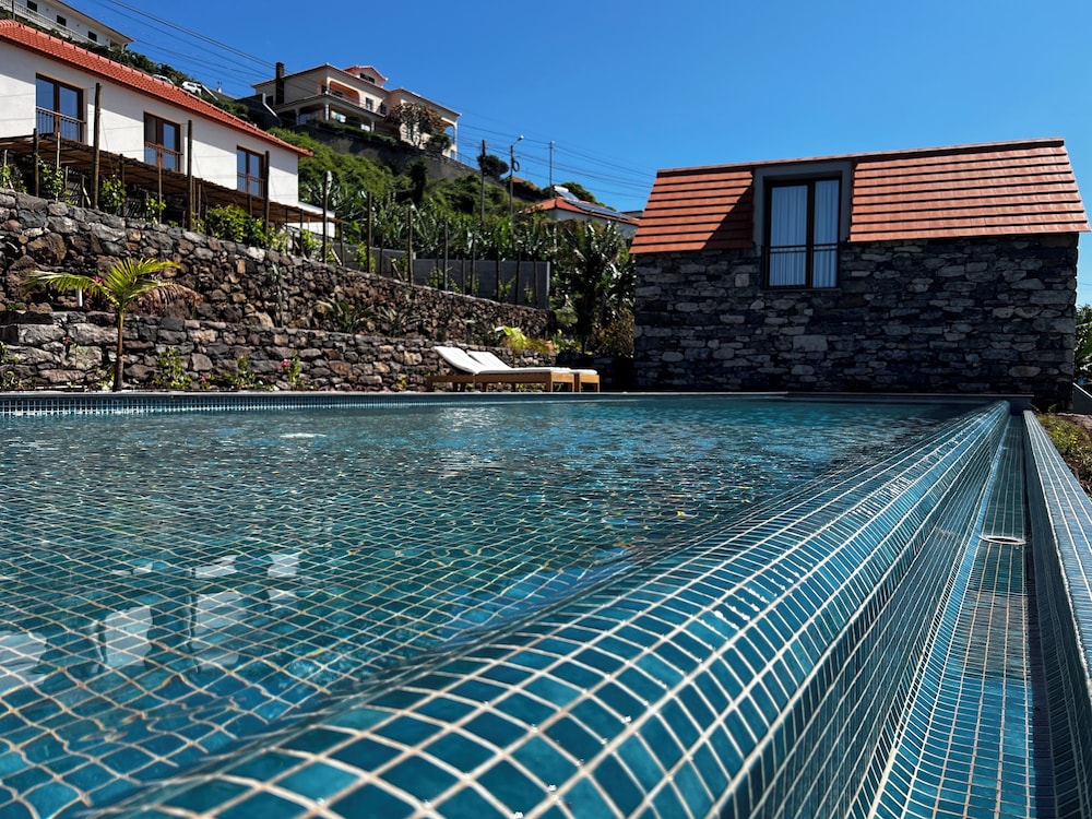 CASAS DO LARANJO- Cottages Infinity Pool
