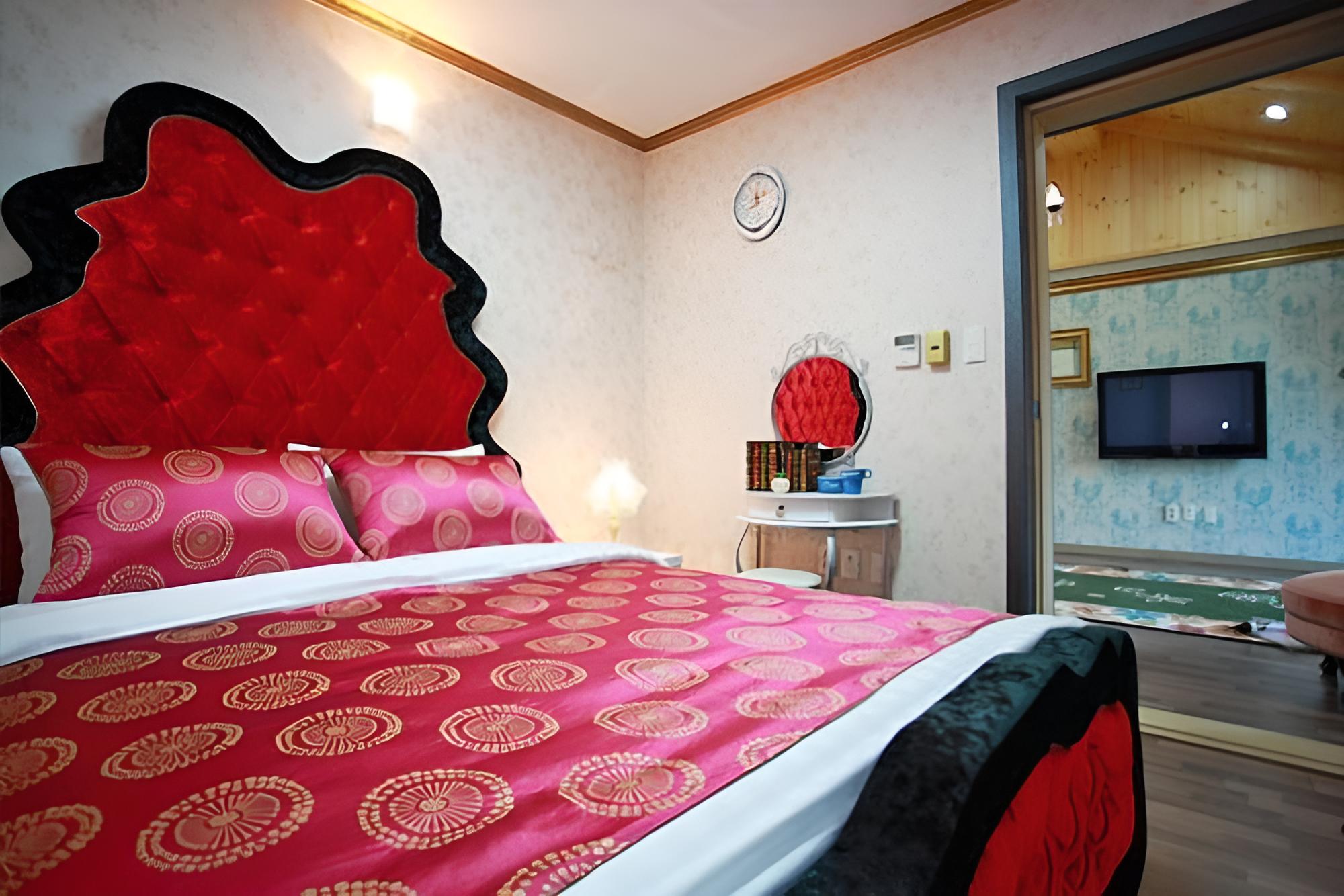 Taean Golden Wave Pension