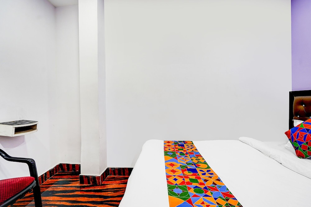 Fabhotel Triotel Inn
