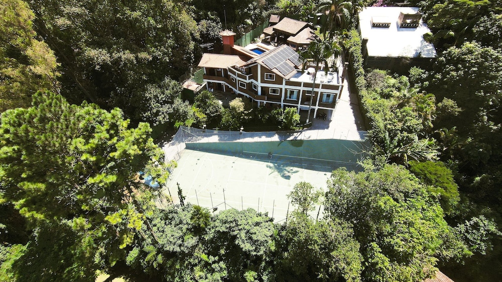 Casa de Luxo 2500m na Granja Viana