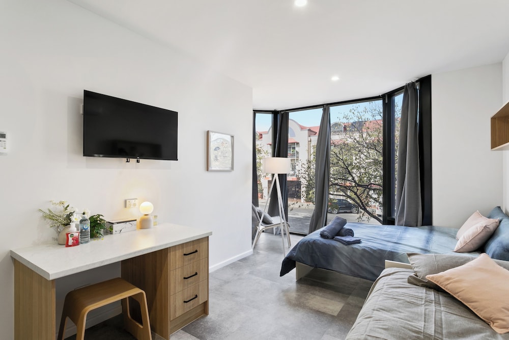 Cozy Stays - Private Rooms