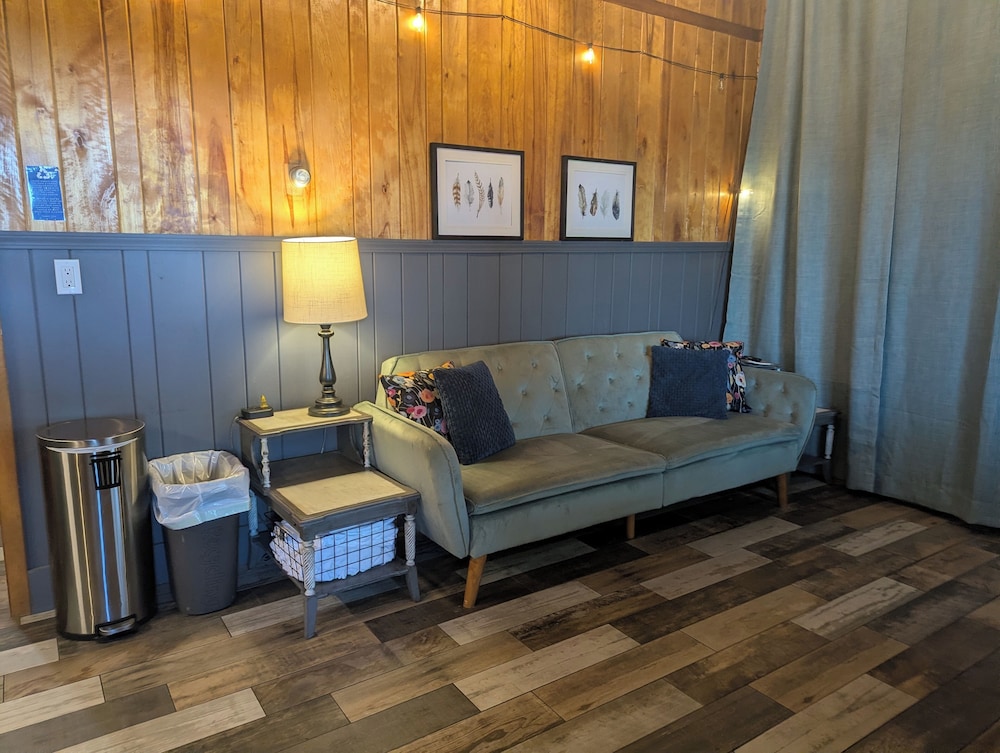 Feather Nest Inn