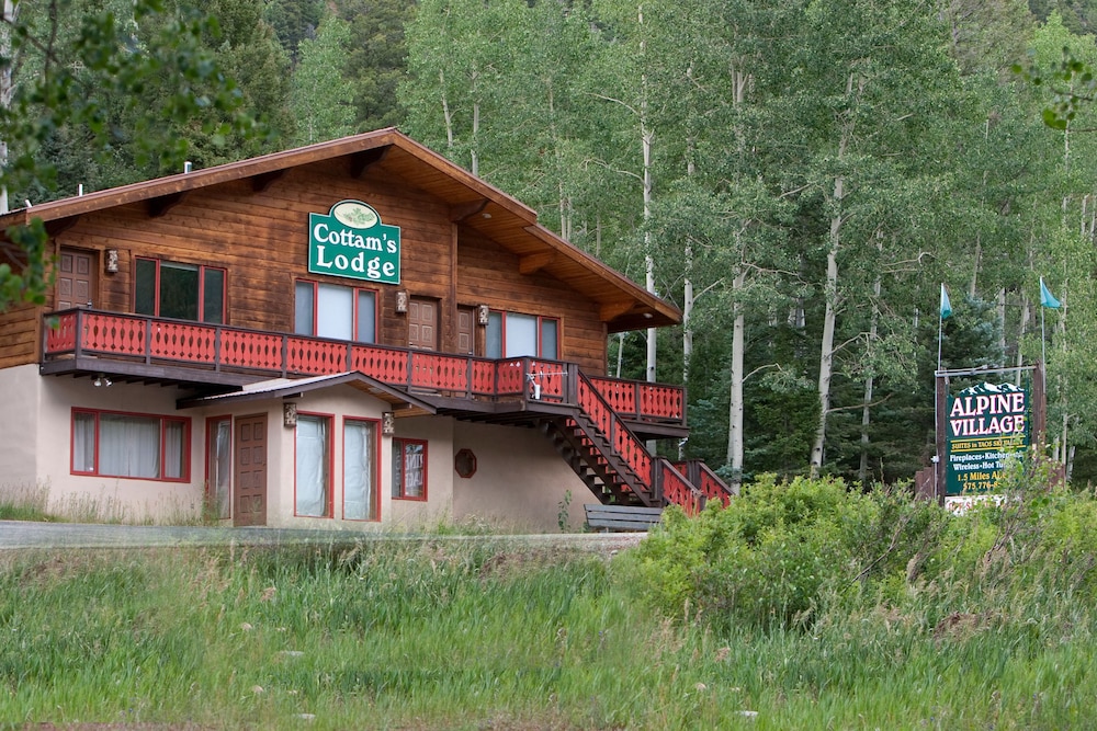 Cottam's Lodge by Alpine Village Suites