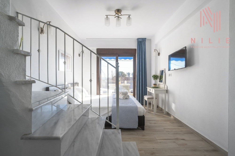 Azur Residences, Nilie Hospitality MGMT