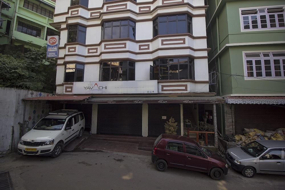 OYO 24798 Kiwi Hotel Yavachi
