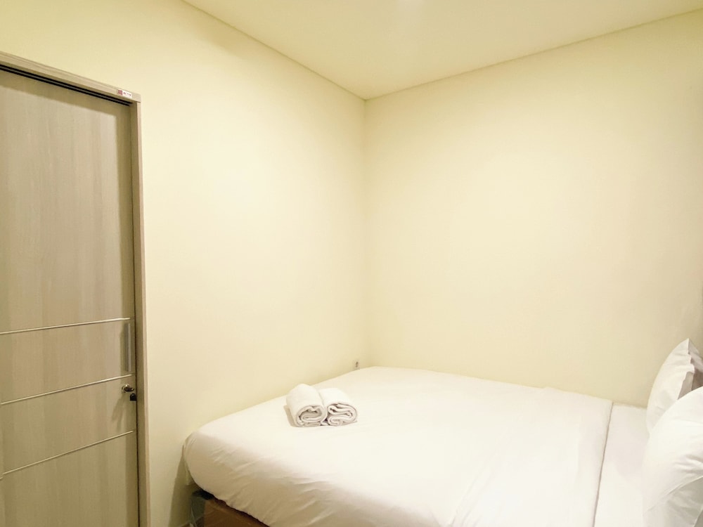 Homey And Warm 2Br At Meikarta Apartment