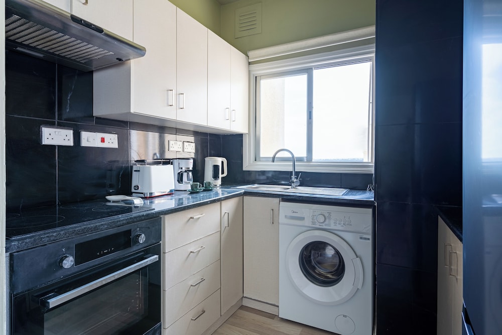 Dune - 1BR & Balcony in Mackenzie
