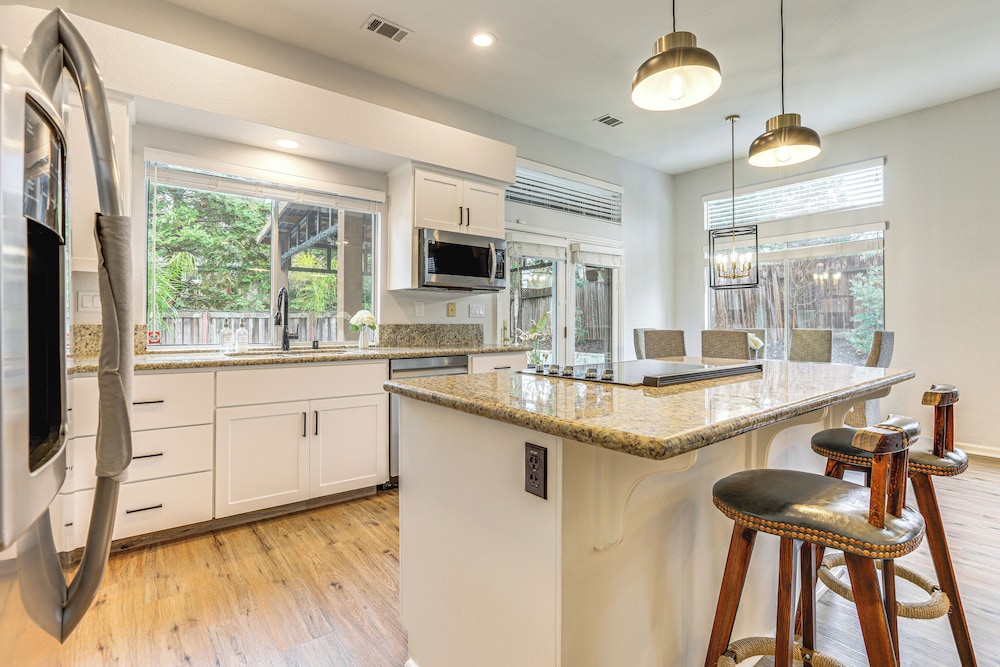 Family Home Near Folsom Lake in El Dorado Hills!