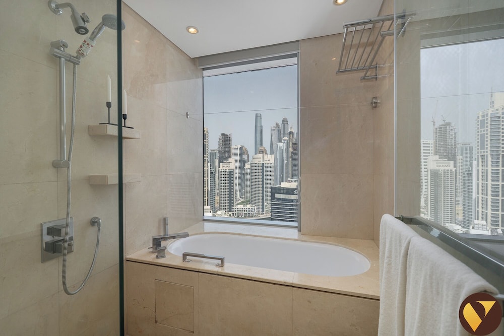 Vogue JW Marriot 23rd floor Marina View