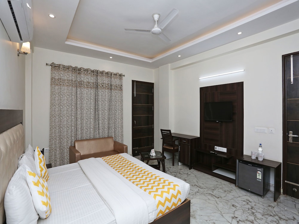 OYO 14482 Live Inn