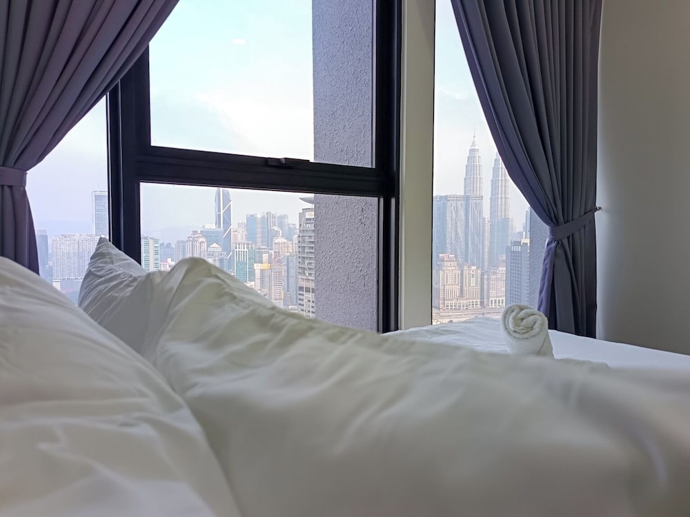 Expressionz Suites by Manhattan Group