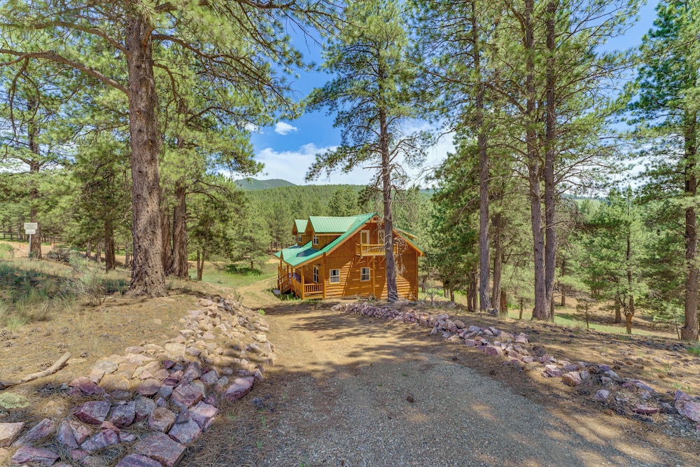 Angel Fire Apartment ~ 2 Mi to Resort! view 4