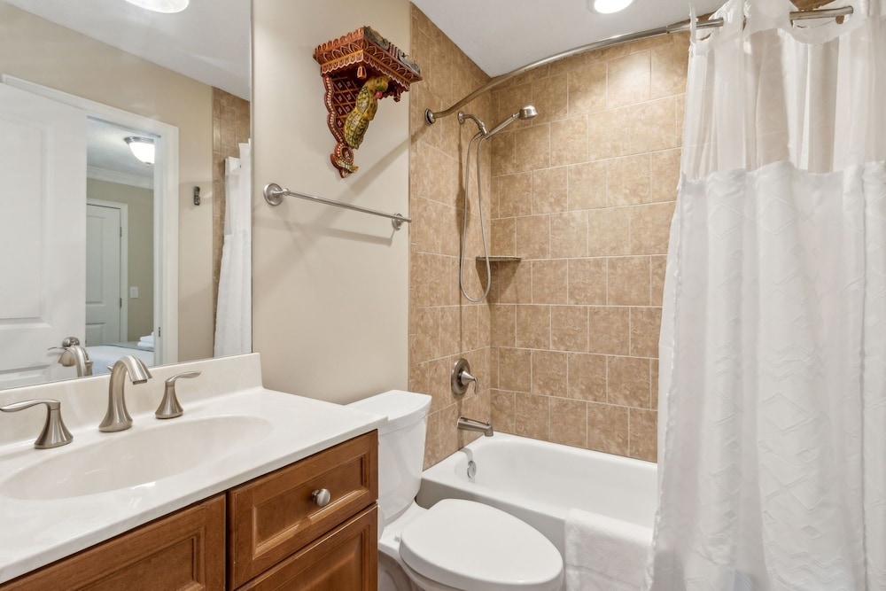 1943 S Fletcher 3 Bedroom Townhouse