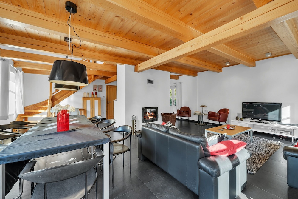 Villa in Mlade Buky Near Giant Mountains