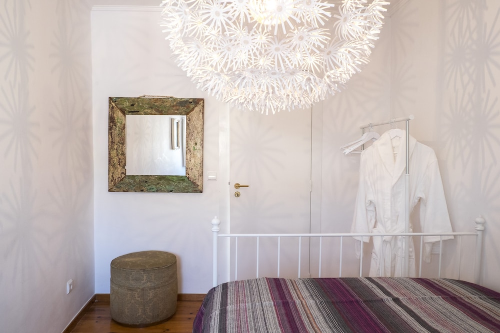 Castle View at Lisbon Heart Apartment, By TimeCooler view 4