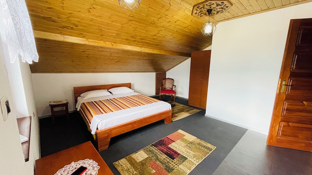 Denishouse-private Rooms Guesthouse Gjirokastra