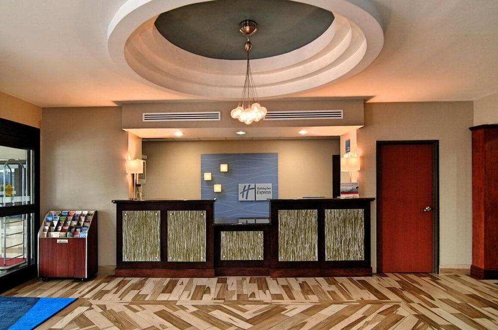 Roanoke Rapids Vacations - Holiday Inn Express  Suites Roanoke Rapids SE, an IHG Hotel - Property Image 57