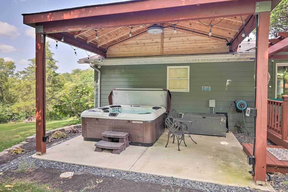 Family-friendly Brookville Home w/ Hot Tub! view 4
